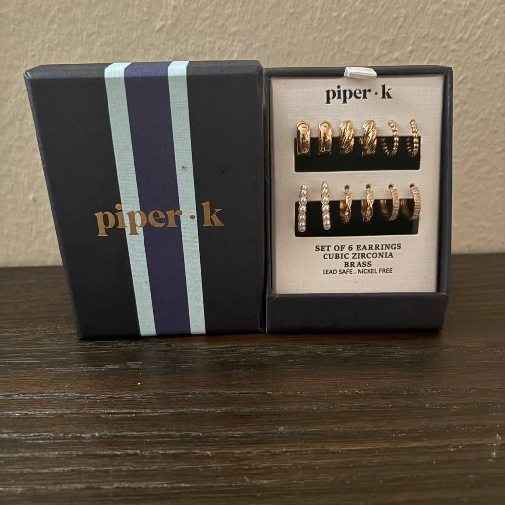 New Piper K Gold Earring Set 35$